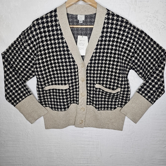 a new day Sweaters - NWT Women's Medium Cozy Knit Houndstooth Cardigan Scottish, Tradition, Old Money